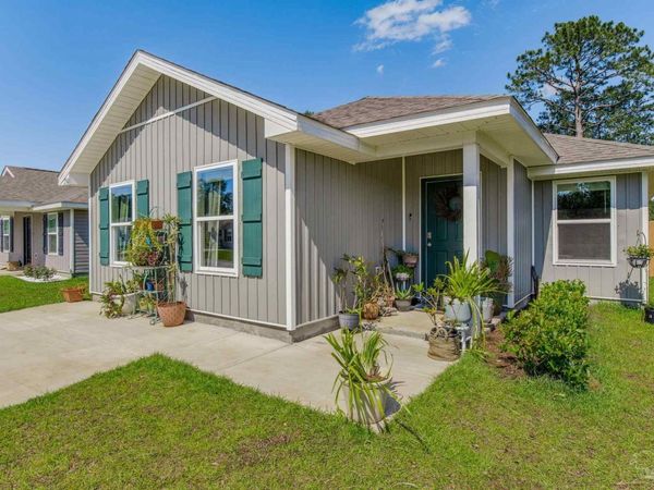 2568 Sutton Place Dr, Cantonment, FL 32533