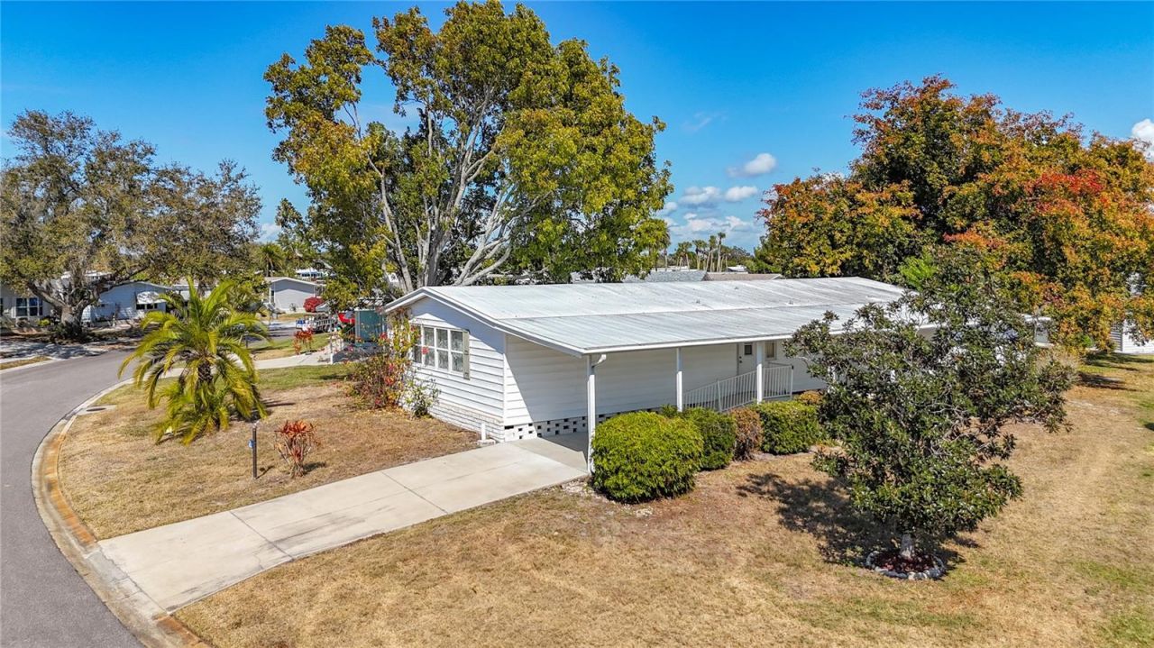 8430 Imperial Lake Circle, Palmetto, FL 34221 Photo