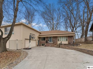 601 N Martin Drive, Bellevue, NE 68005