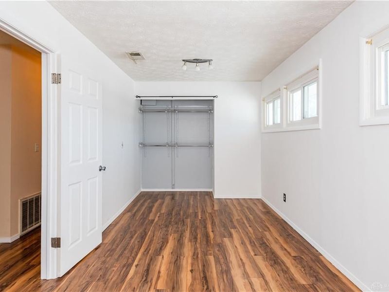 287 N American Boulevard, Vandalia, OH 45377 Photo 19