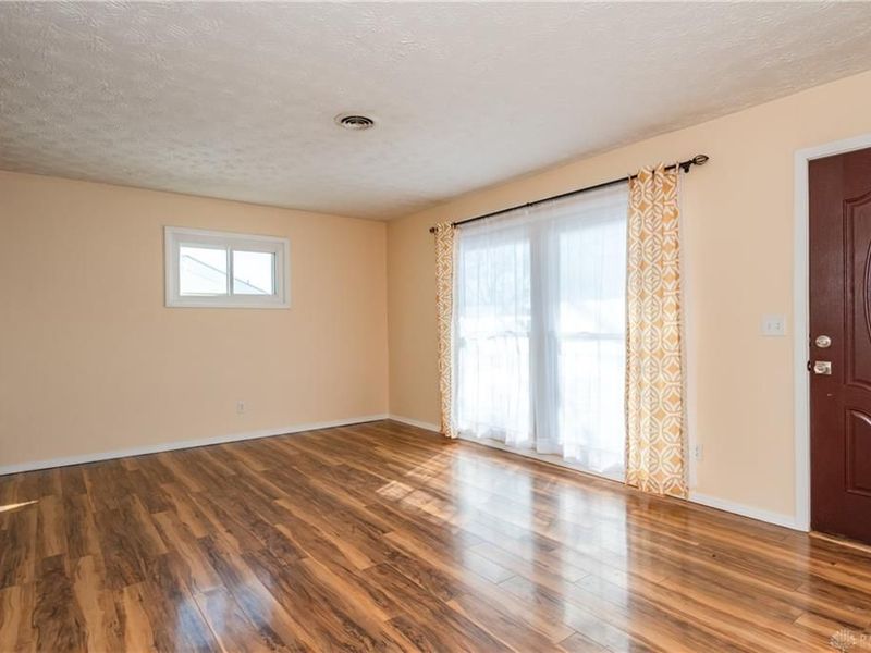 287 N American Boulevard, Vandalia, OH 45377 Photo 5