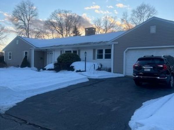 131 Chateau Drive, Somerset, MA 02726