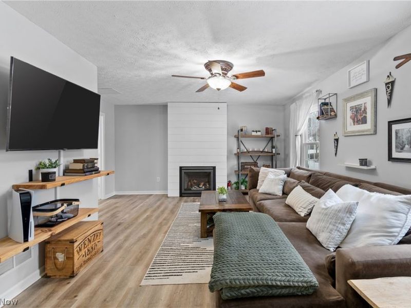 695 Hillcrest Drive, Wadsworth, OH 44281 Photo 5