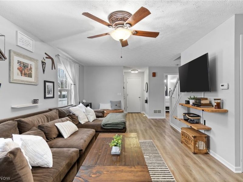 695 Hillcrest Drive, Wadsworth, OH 44281 Photo 6