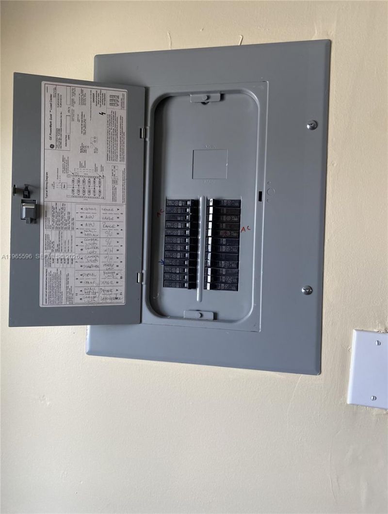 840 Pine Dr , Unit 204, Pompano Beach, FL 33060 Photo