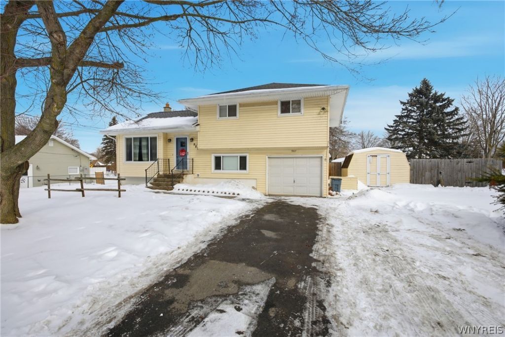 987 Lockport Road, Youngstown, NY 14174 Main Photo