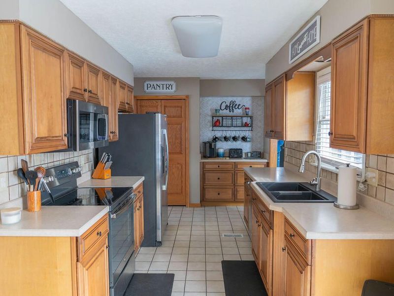 2824 Balsam Drive, Springfield, OH 45503 Photo 7