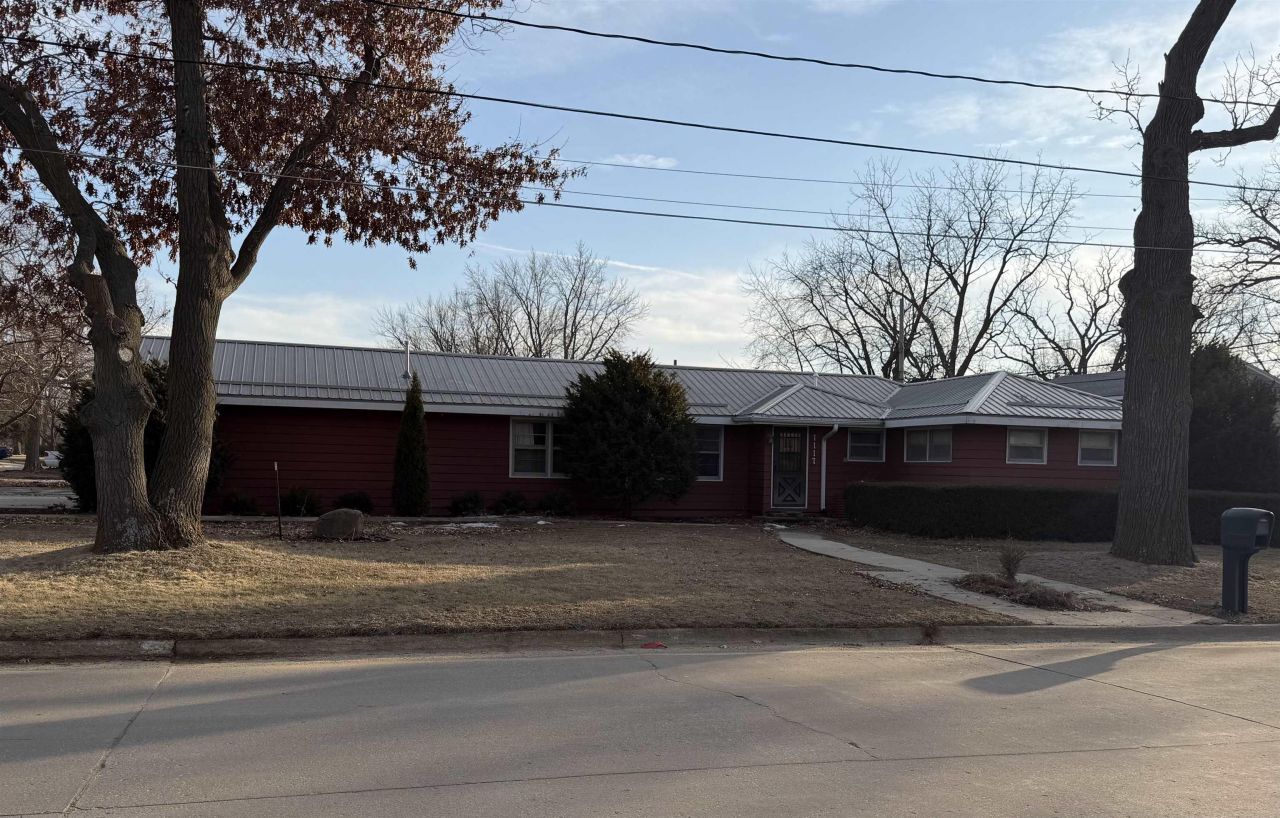 1117 NE 3rd Street, Independence, IA 50644 Main Photo