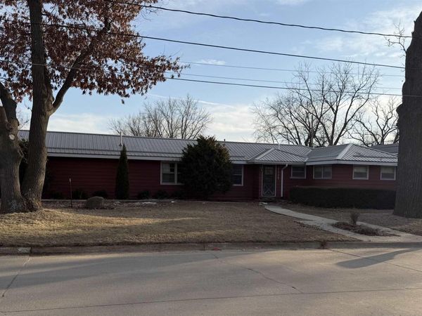 1117 NE 3rd Street, Independence, IA 50644