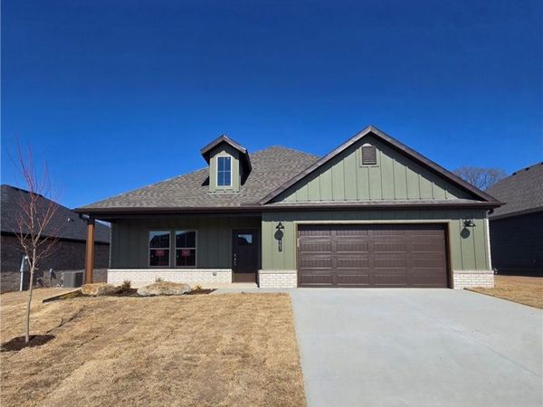 407 W Hondo Street, Siloam Springs, AR 72761