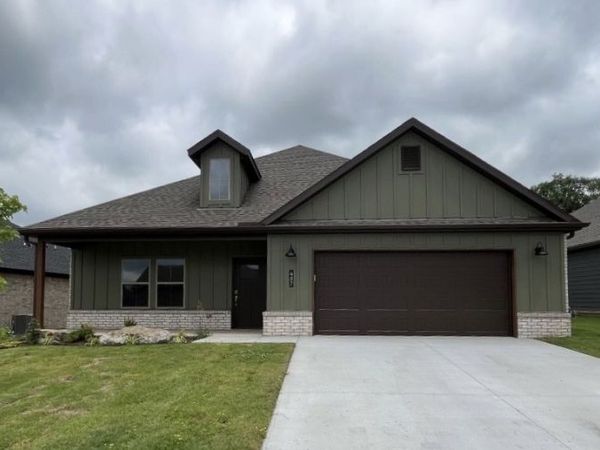 407 W Hondo Street, Siloam Springs, AR 72761