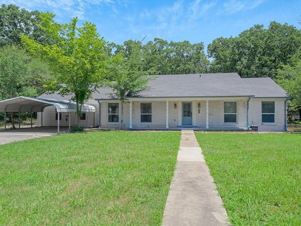 213 N Oaks Drive, Grand Saline, TX 75140