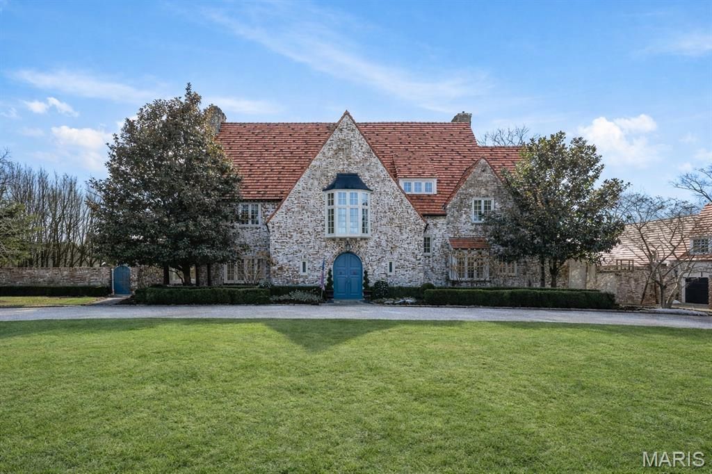 8 Ridgewood Street, Ladue, MO 63124 Main Photo