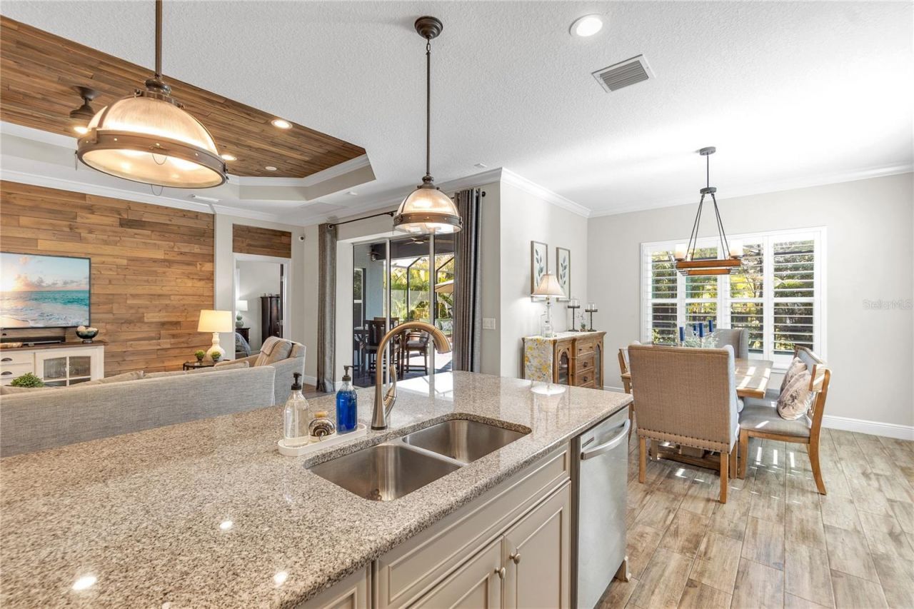 6423 Tideline Drive, Apollo Beach, FL 33572 Photo