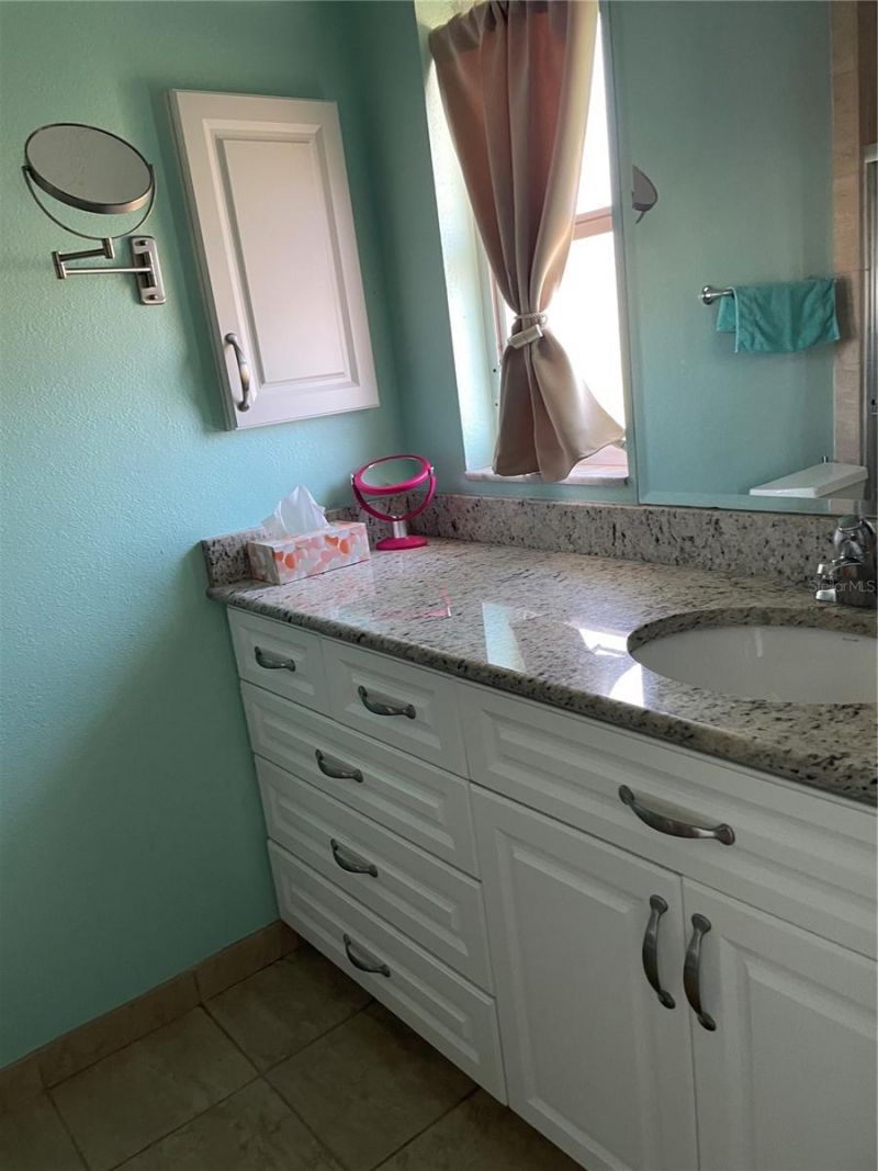 5624 Palm Aire Drive, Unit V105, Sarasota, FL 34243 Photo