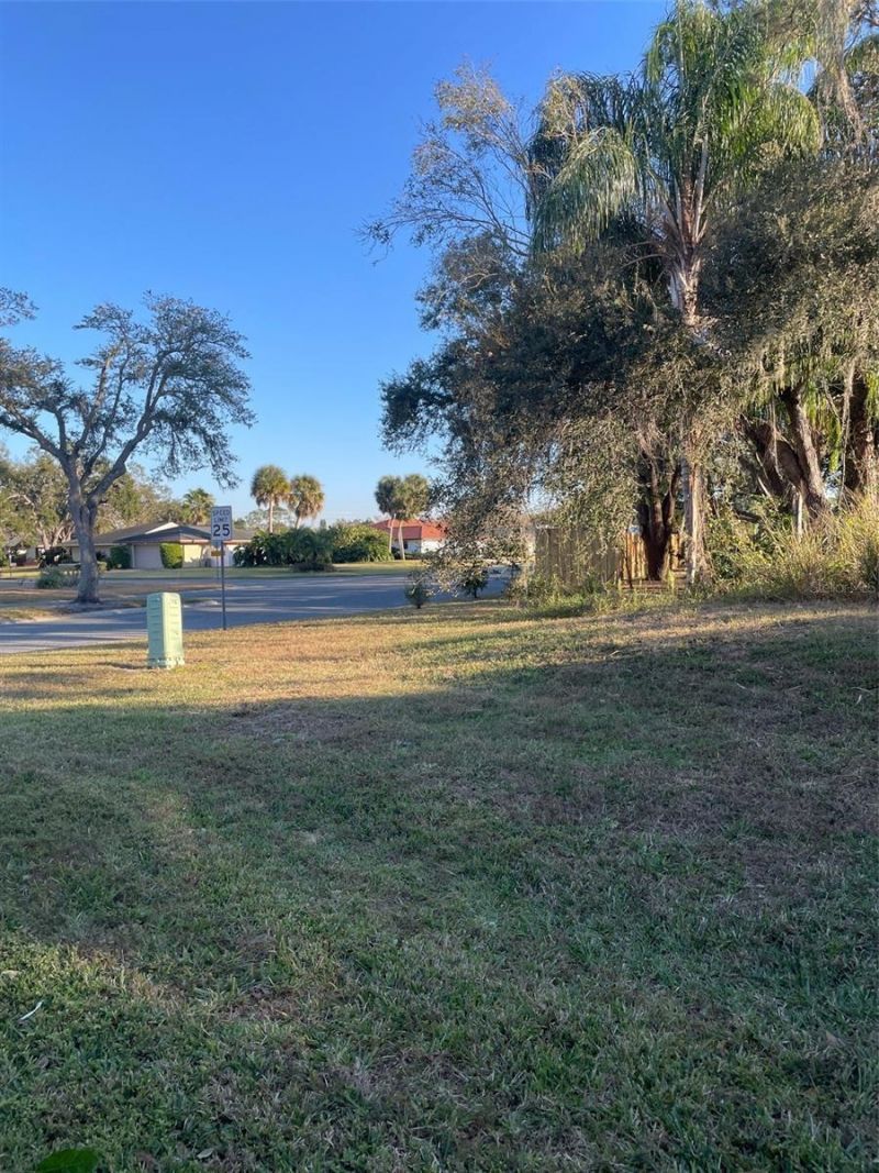 5624 Palm Aire Drive, Unit V105, Sarasota, FL 34243 Photo