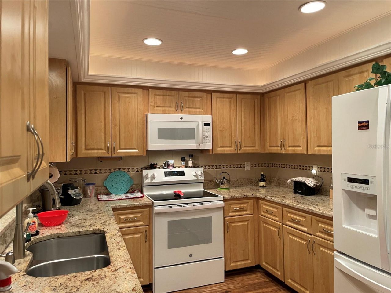 5624 Palm Aire Drive, Unit V105, Sarasota, FL 34243 Photo