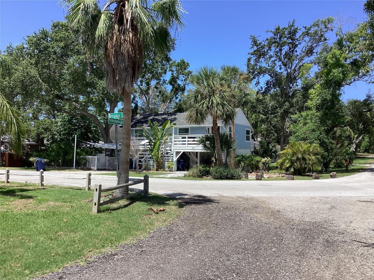 401 Pennsylvania Avenue, Crystal Beach, FL 34681 Photo