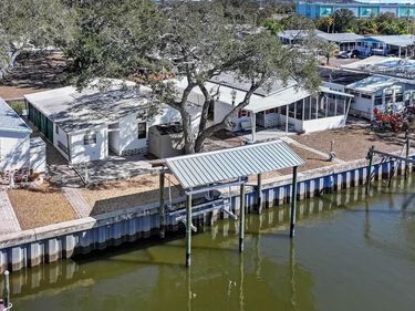 108 N SAINT GEORGE CIRCLE, APOLLO BEACH, FL 33572