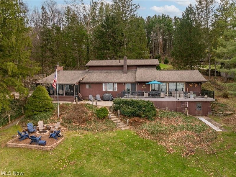 9707 Lakewood Drive NE, Mineral City, OH 44656 Photo 2