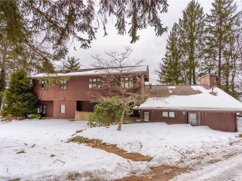 9707 Lakewood Drive NE, Mineral City, OH 44656 Photo 2