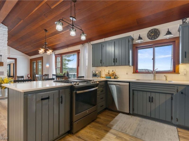 9707 Lakewood Drive NE, Mineral City, OH 44656 Photo 9