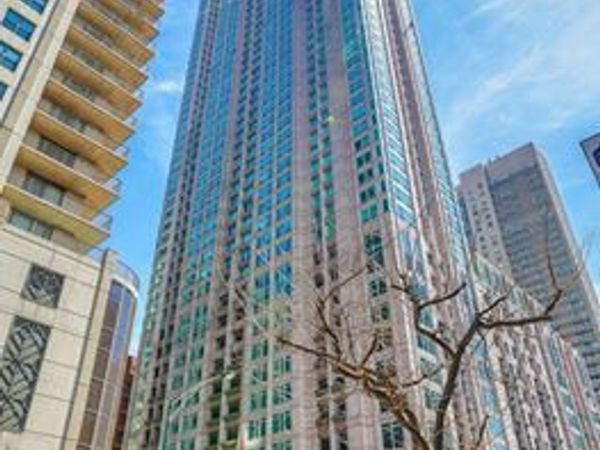 33 W Ontario Street, Unit 24E, Chicago, IL 60654