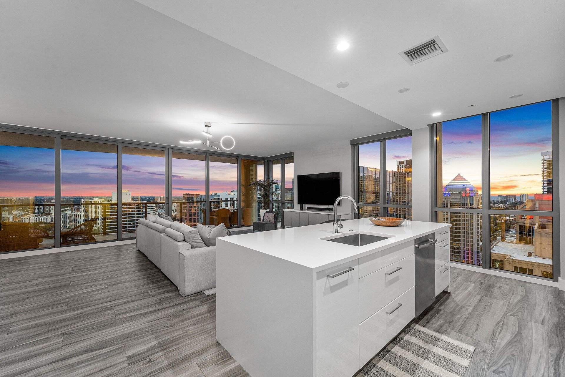 100 E Las Olas Boulevard, Unit 3001, Fort Lauderdale, FL 33301 Photo