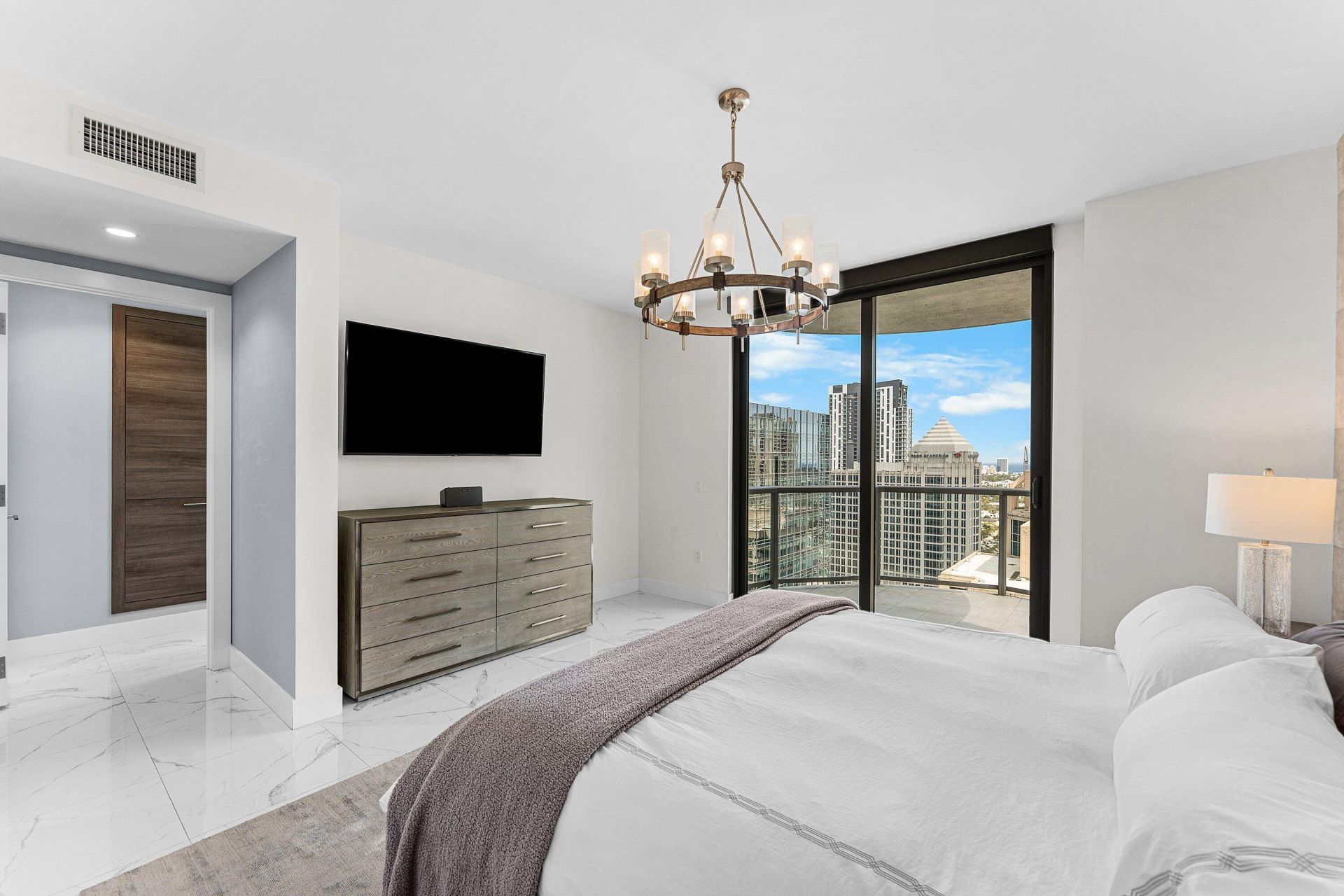 100 E Las Olas Boulevard, Unit 3001, Fort Lauderdale, FL 33301 Photo