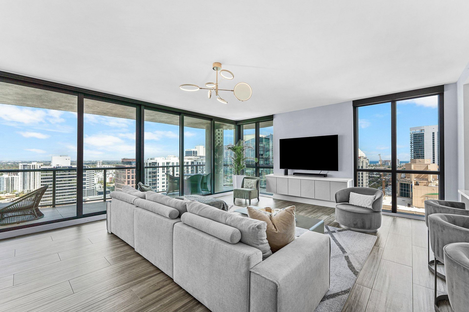 100 E Las Olas Boulevard, Unit 3001, Fort Lauderdale, FL 33301 Photo