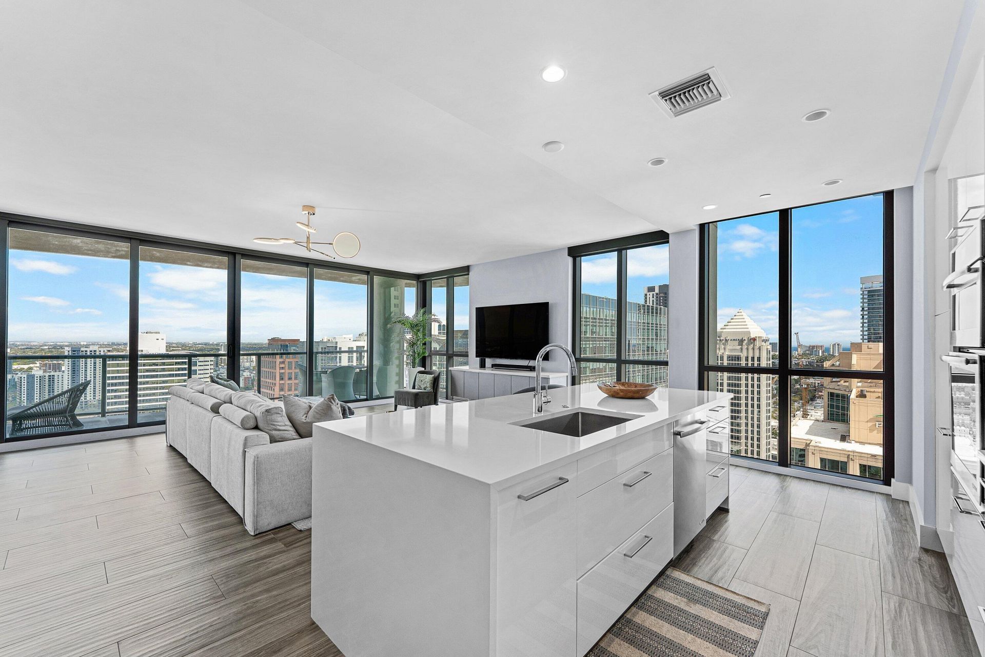 100 E Las Olas Boulevard, Unit 3001, Fort Lauderdale, FL 33301 Photo