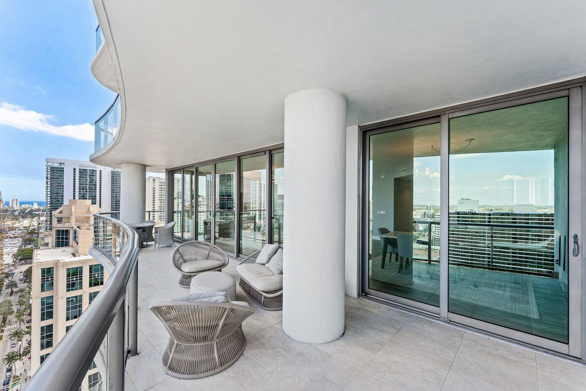 100 E Las Olas Boulevard, Unit 3001, Fort Lauderdale, FL 33301 Photo