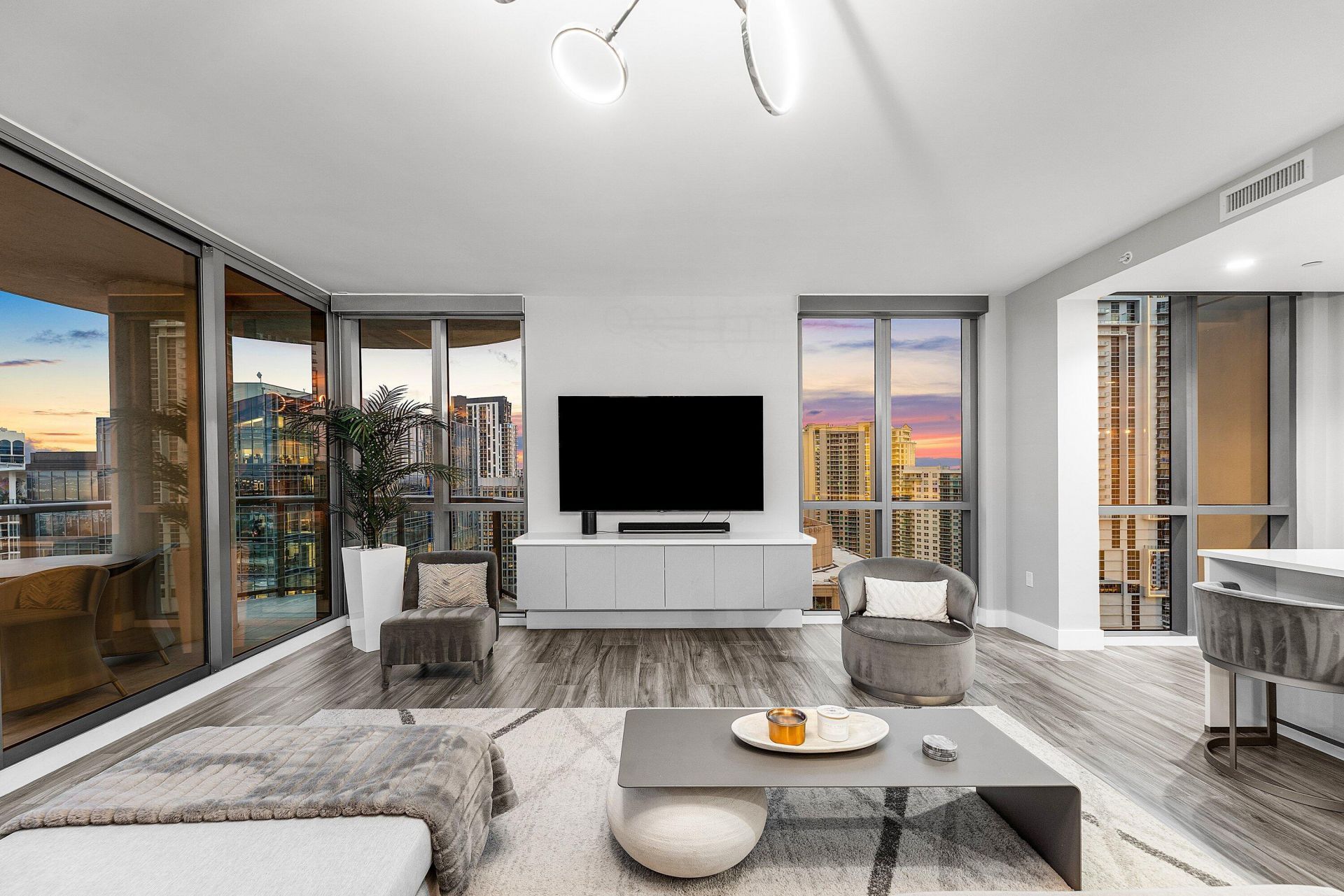 100 E Las Olas Boulevard, Unit 3001, Fort Lauderdale, FL 33301 Photo