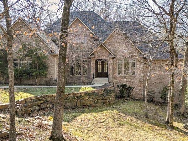 1859 W Osage Bend, Fayetteville, AR 72701