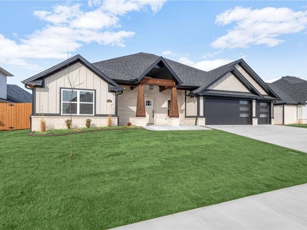 400 Bronco Street, Centerton, AR 72719