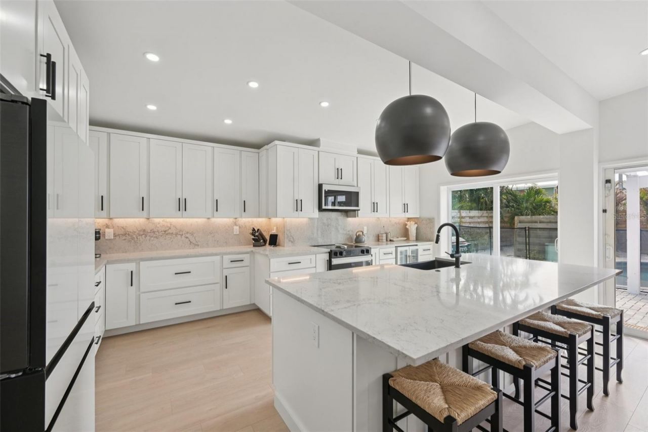 866 N Shore Drive, Anna Maria, FL 34216 Photo