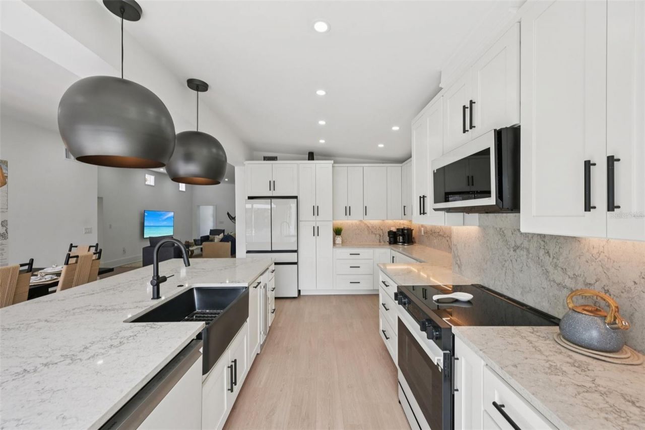 866 N Shore Drive, Anna Maria, FL 34216 Photo