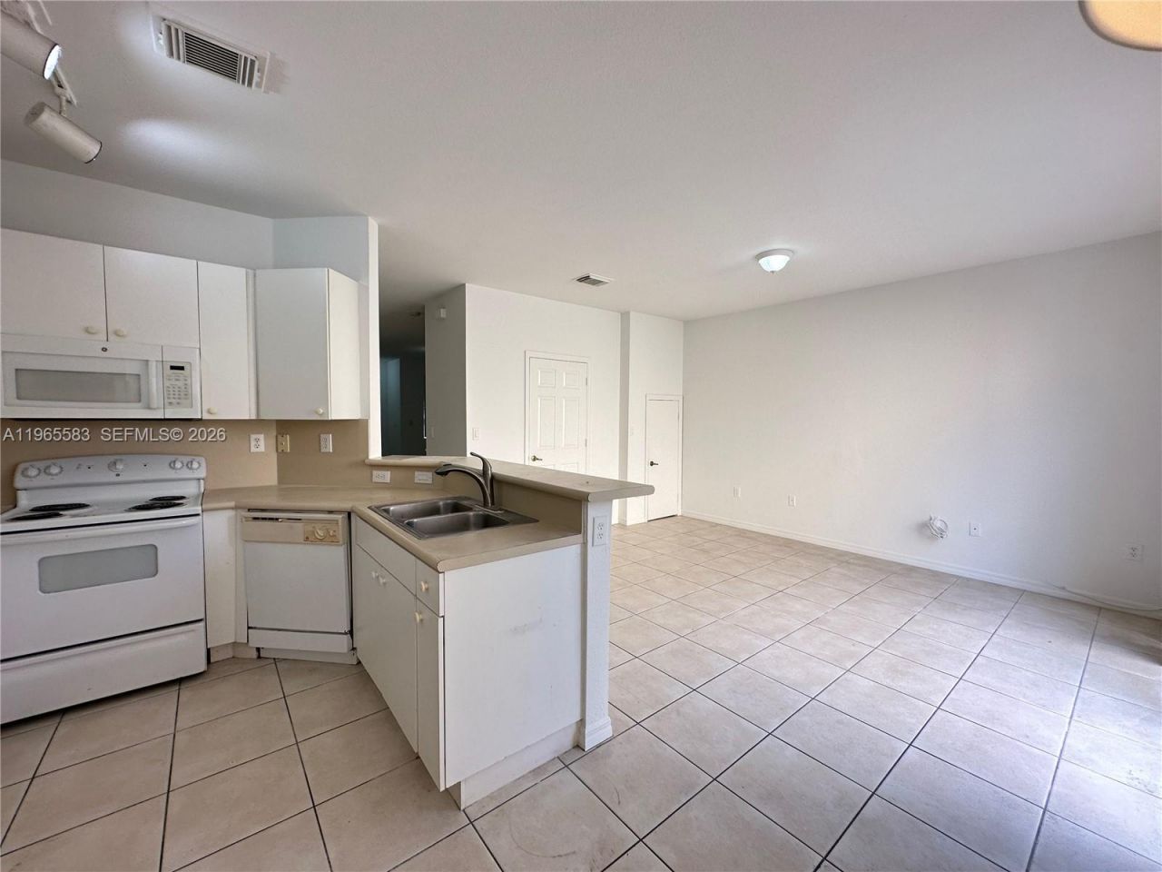 7988 SW 165 Ct, Miami, FL 33193 Photo