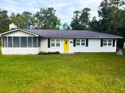 1432 Twin Lakes Rd., Cades, SC 29518