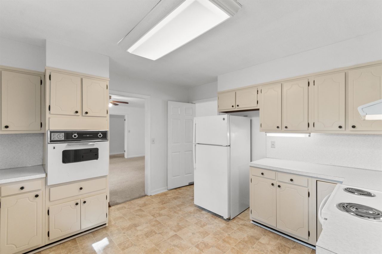 2905 Whites Bridge Dr.  Photo 9