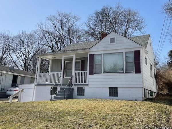 10035 Clairmont Drive, St Louis, MO 63136