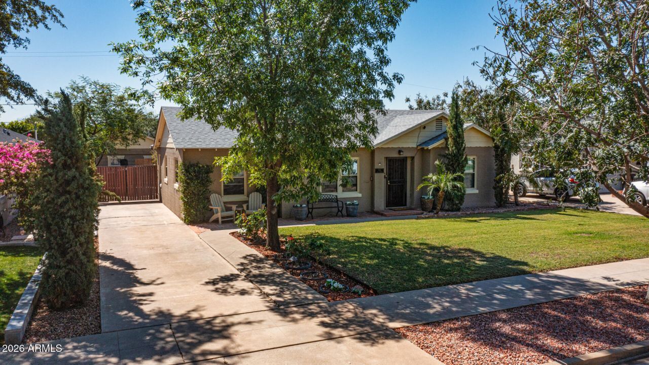 521 W Wilshire Drive, Phoenix, AZ 85003 Main Photo