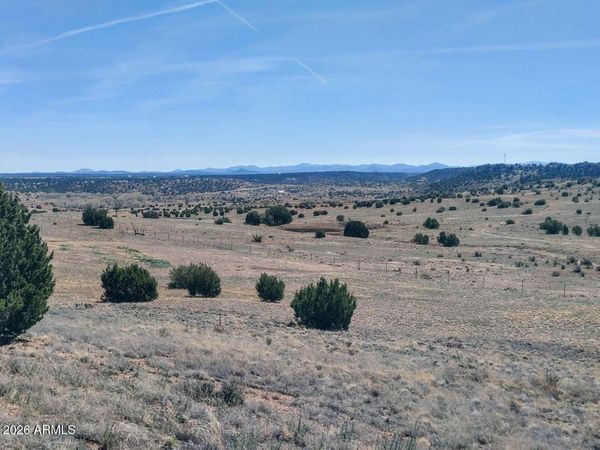 1221 W FARMHOUSE Drive, Unit 102, Taylor, AZ 85939