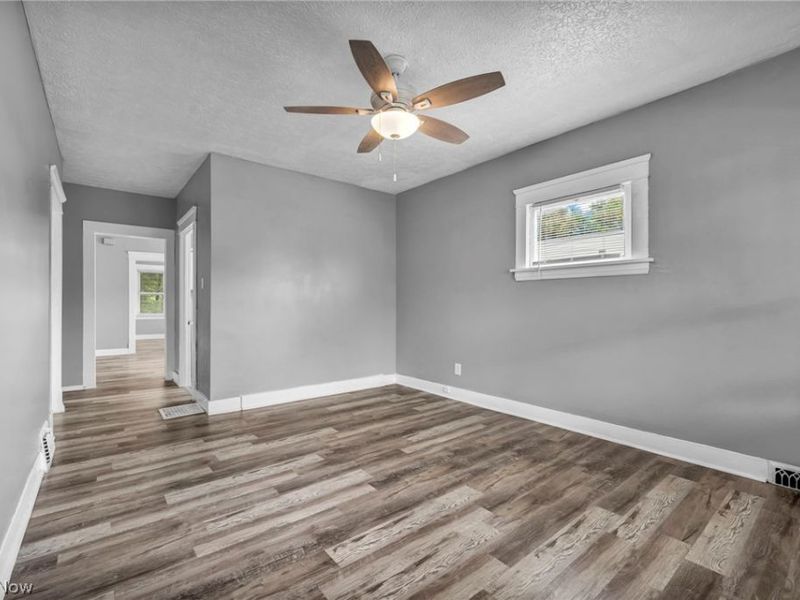 10111 Born Avenue, Cleveland, OH 44108 Photo 19