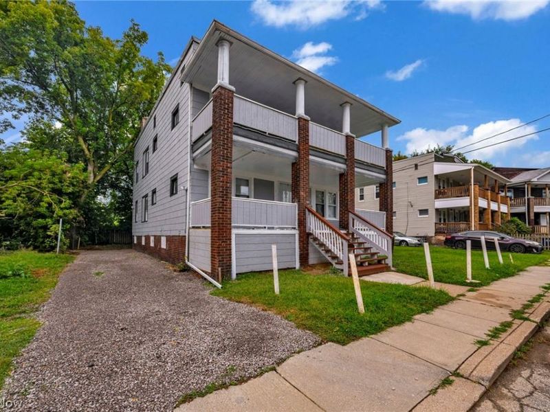 10111 Born Avenue, Cleveland, OH 44108 Photo 2