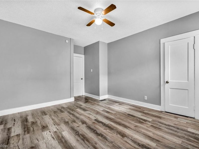 10111 Born Avenue, Cleveland, OH 44108 Photo 21