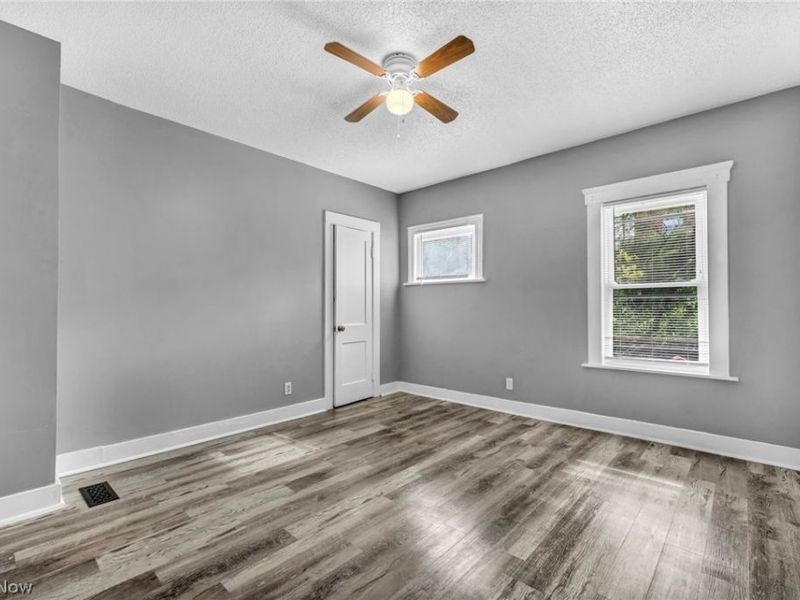 10111 Born Avenue, Cleveland, OH 44108 Photo 28