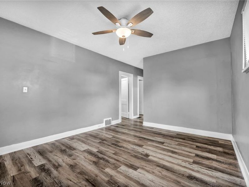 10111 Born Avenue, Cleveland, OH 44108 Photo 32