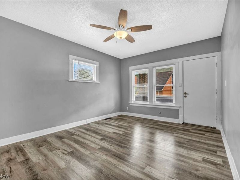 10111 Born Avenue, Cleveland, OH 44108 Photo 34