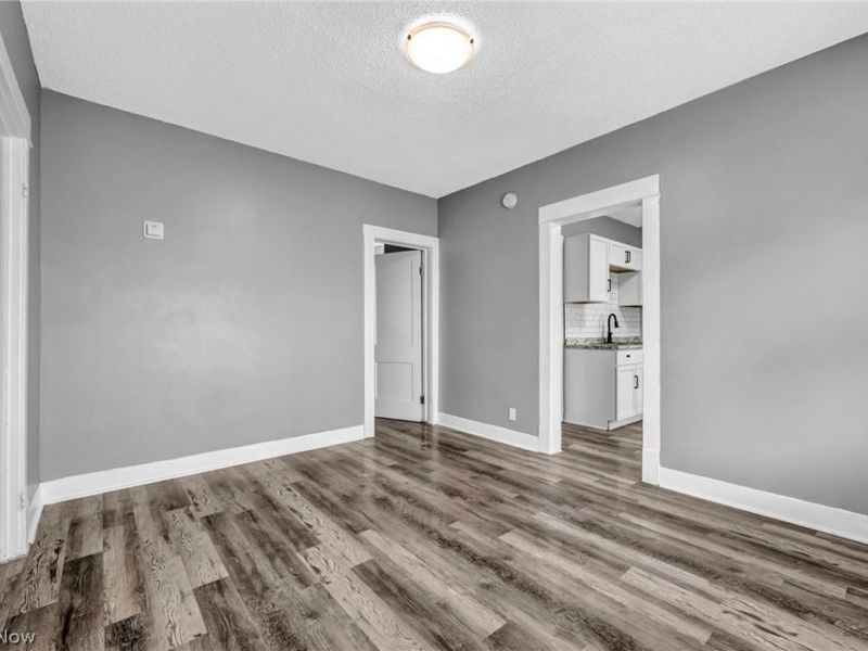 10111 Born Avenue, Cleveland, OH 44108 Photo 35